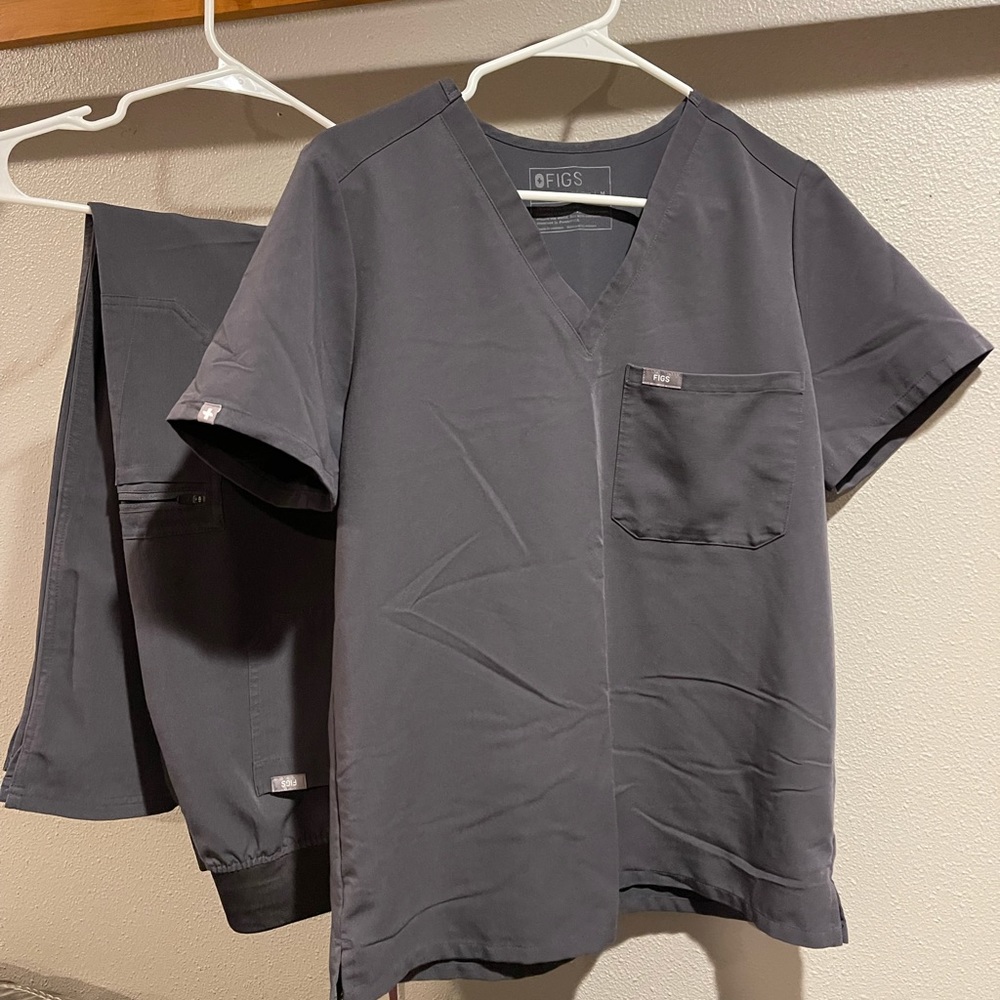 FIGS-Charcoal, size MEDIUM Caterina top, MEDIUM TALL HW Yola